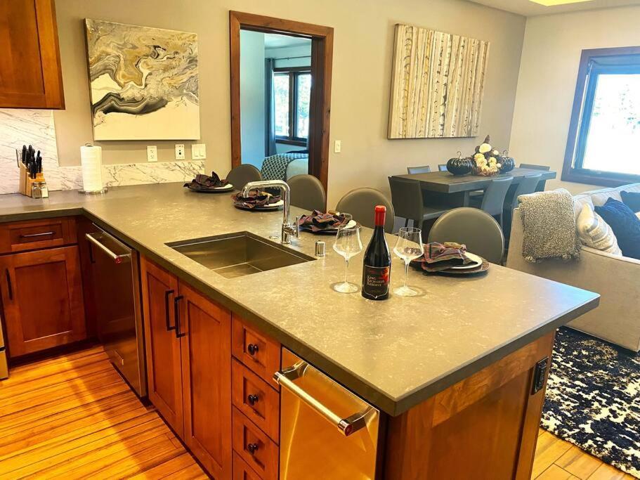 Ski In/Out - Zalanta - Great Location- 2 Hot Tubs - Heated Pool South Lake Tahoe Exteriör bild